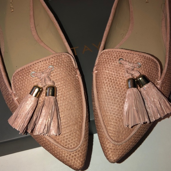 Natural pink salmon Ann Taylor tassel pumps - Picture 3 of 4